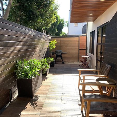 Venice Beach Studio With Large Private Patio Steps To The Beach Los Angeles Bagian luar foto
