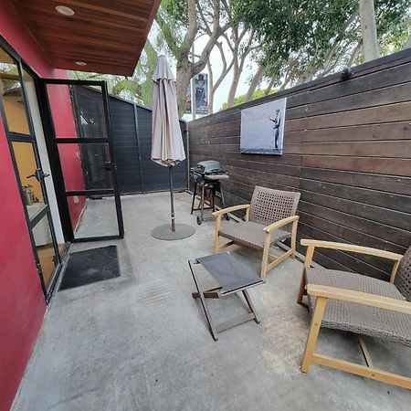 Venice Beach Studio With Large Private Patio Steps To The Beach Los Angeles Bagian luar foto
