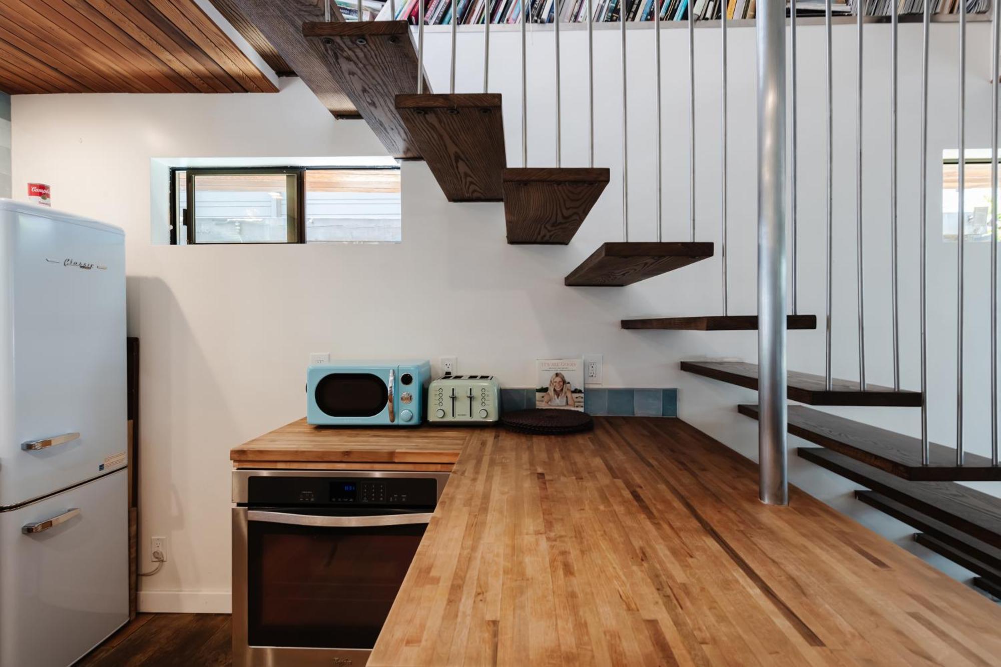Venice Beach Studio With Large Private Patio Steps To The Beach Los Angeles Bagian luar foto