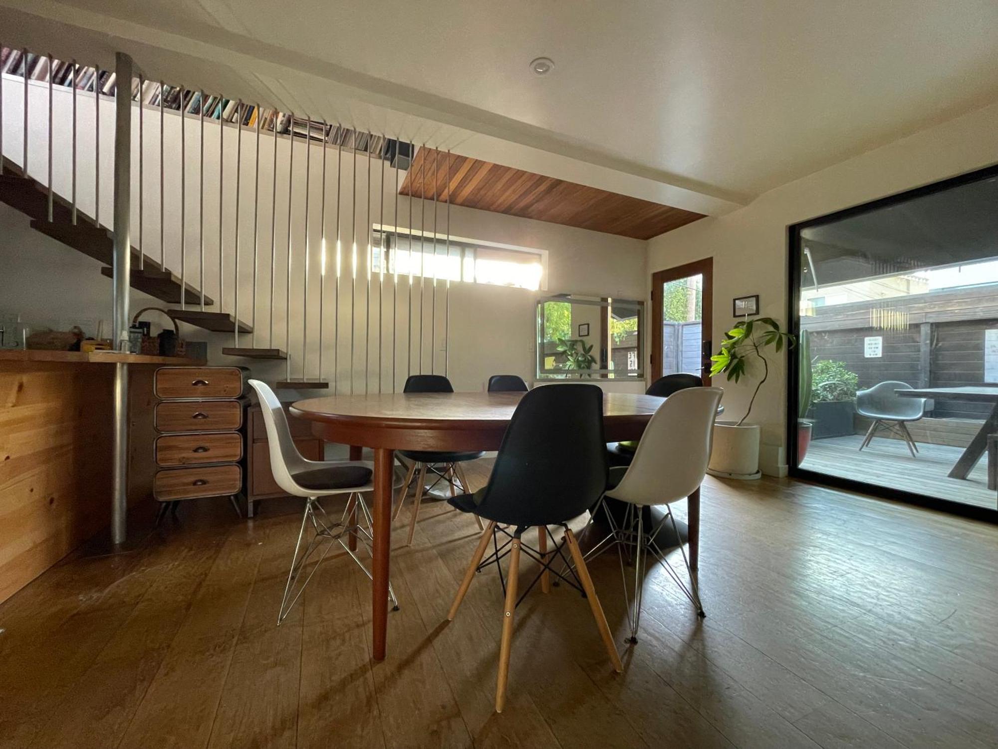 Venice Beach Studio With Large Private Patio Steps To The Beach Los Angeles Bagian luar foto