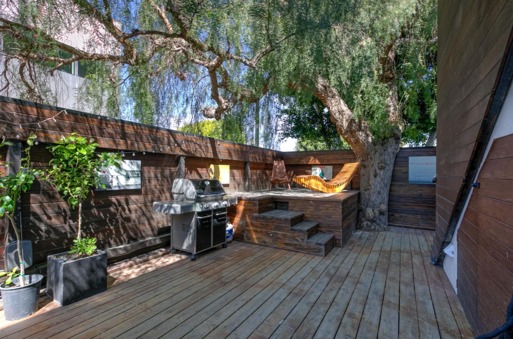 Venice Beach Studio With Large Private Patio Steps To The Beach Los Angeles Bagian luar foto