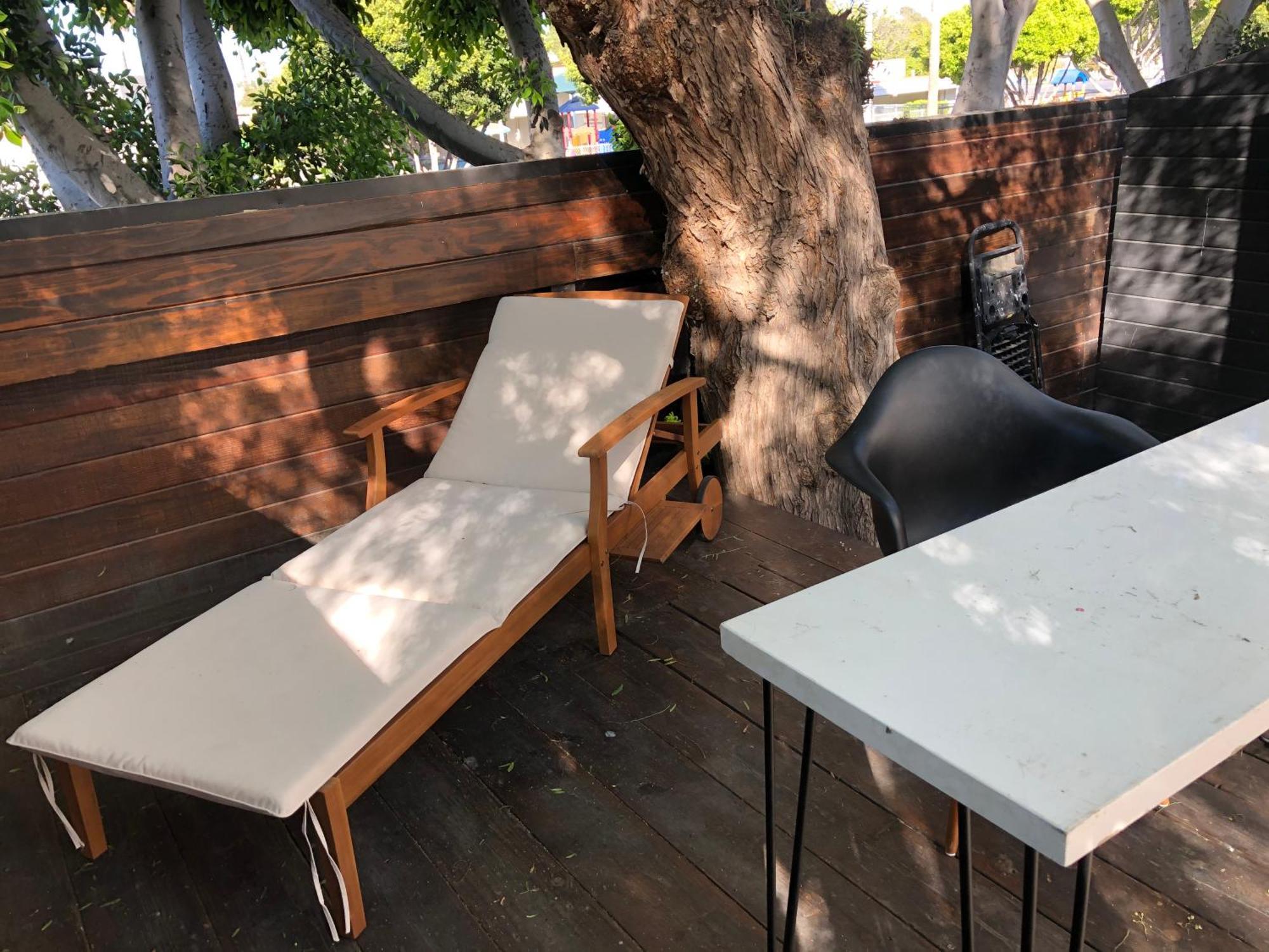 Venice Beach Studio With Large Private Patio Steps To The Beach Los Angeles Bagian luar foto