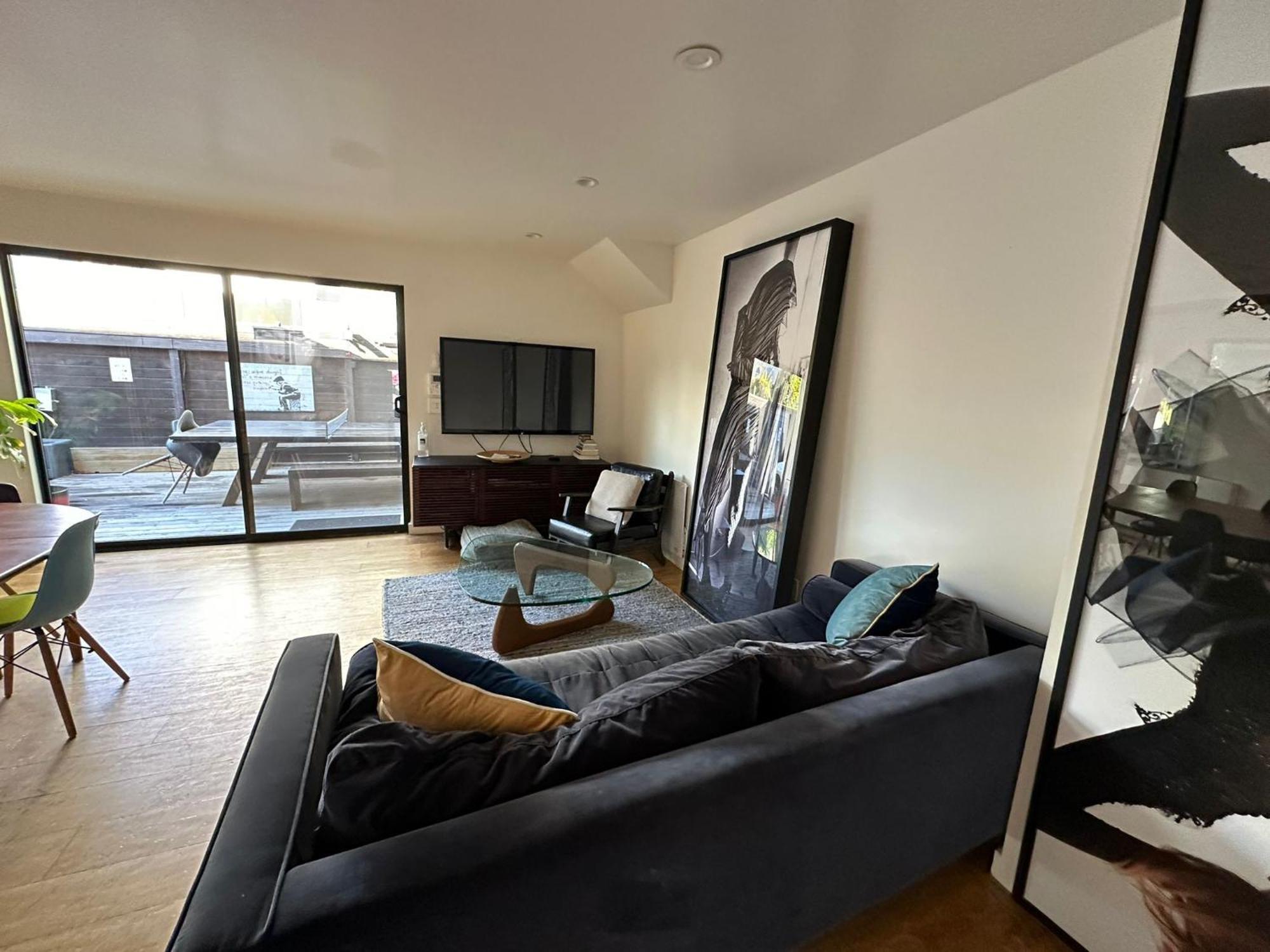 Venice Beach Studio With Large Private Patio Steps To The Beach Los Angeles Bagian luar foto