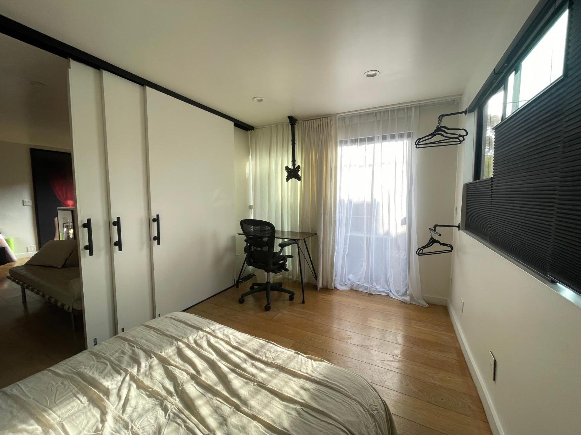 Venice Beach Studio With Large Private Patio Steps To The Beach Los Angeles Bagian luar foto