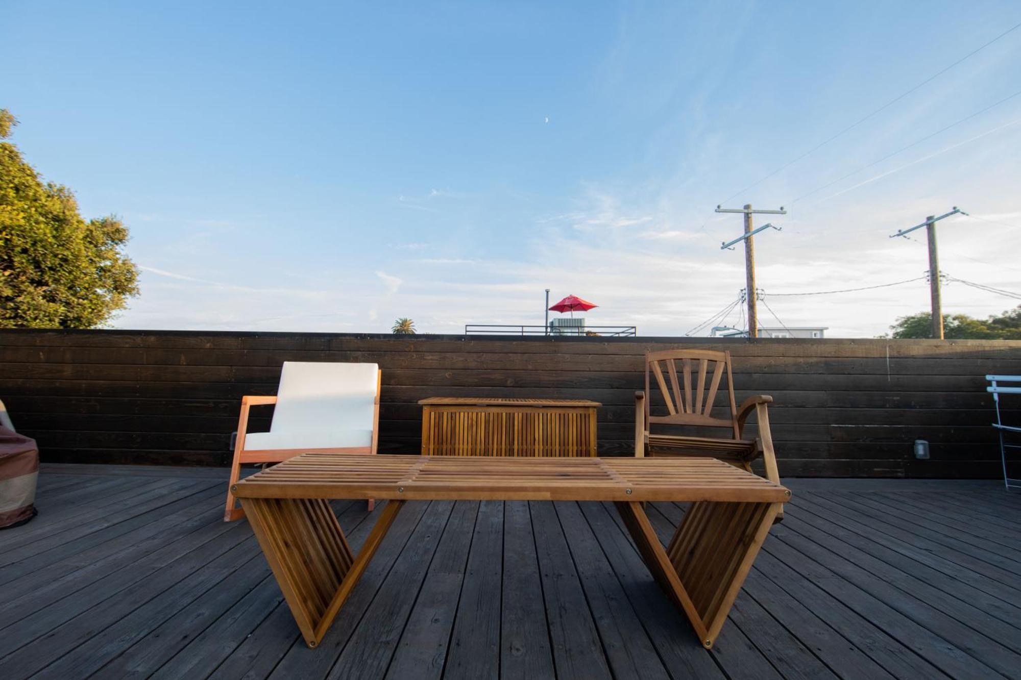 Venice Beach Studio With Large Private Patio Steps To The Beach Los Angeles Bagian luar foto