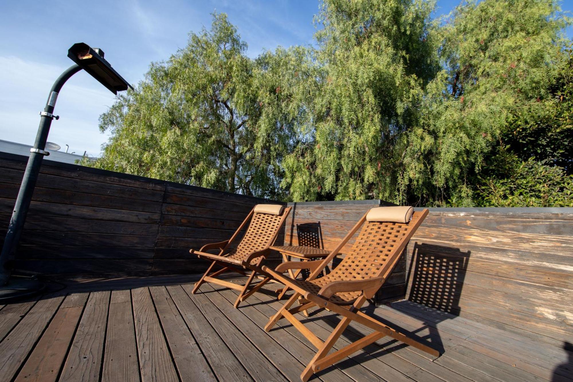 Venice Beach Studio With Large Private Patio Steps To The Beach Los Angeles Bagian luar foto